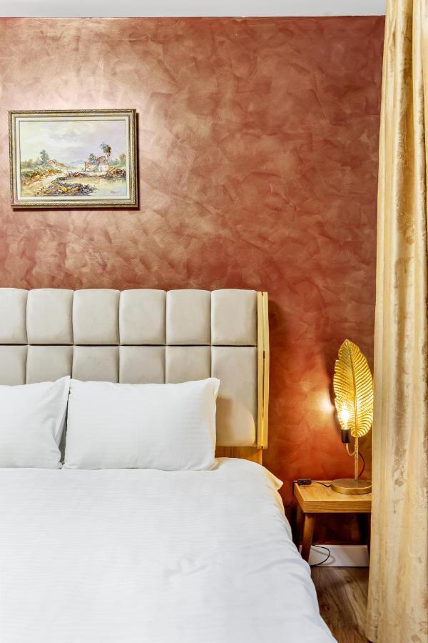 Cozy By Art City Bukares Bagian luar foto