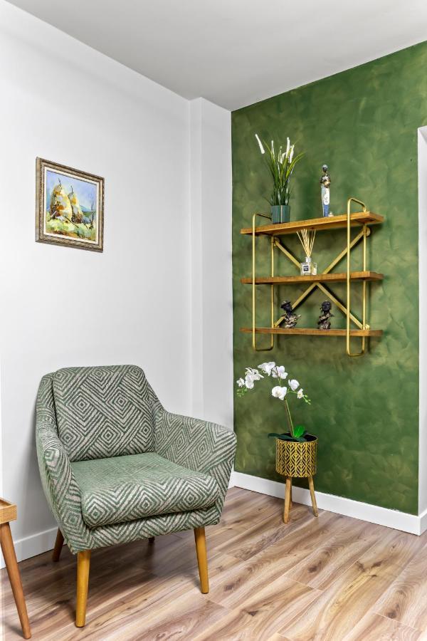 Cozy By Art City Bukares Bagian luar foto